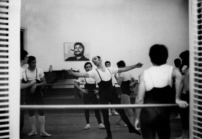 Иллюстрация к книге — Жизнь в балете. Семейные хроники Плисецких и Мессереров [i_057.jpg]