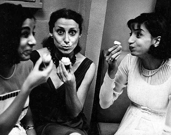 Иллюстрация к книге — Жизнь в балете. Семейные хроники Плисецких и Мессереров [i_064.jpg]