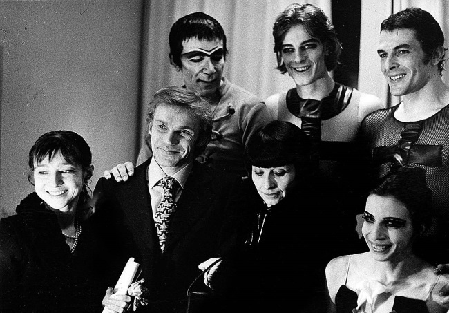 Иллюстрация к книге — Жизнь в балете. Семейные хроники Плисецких и Мессереров [i_072.jpg]