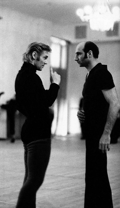 Иллюстрация к книге — Жизнь в балете. Семейные хроники Плисецких и Мессереров [i_075.jpg]