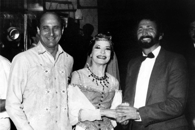 Иллюстрация к книге — Жизнь в балете. Семейные хроники Плисецких и Мессереров [i_076.jpg]