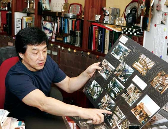 Иллюстрация к книге — Джеки Чан. Я счастливый [pic_41.jpg]