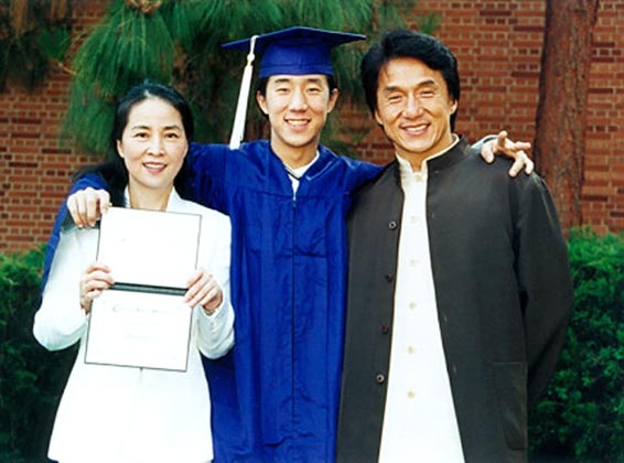 Иллюстрация к книге — Джеки Чан. Я счастливый [pic_57.jpg]