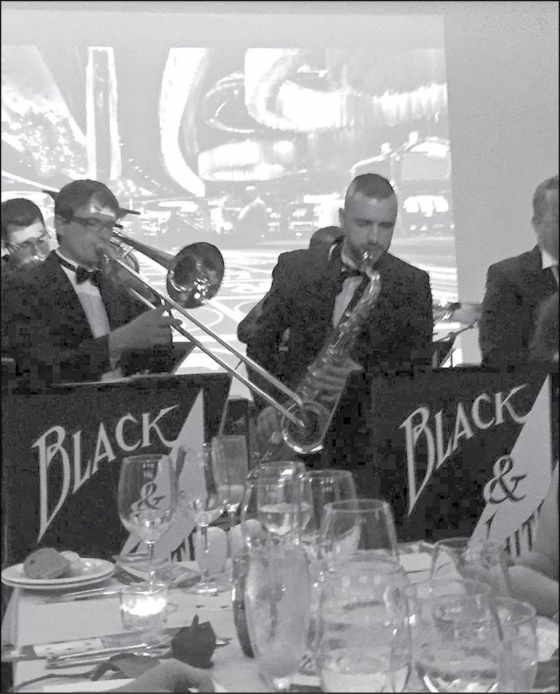 Иллюстрация к книге — Голубь с зеленым горошком [i_028.jpg]