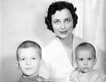 Иллюстрация к книге — Мастера секса. Жизнь и эпоха Уильяма Мастерса и Вирджинии Джонсон – пары, которая учила Америку любить [i_011.jpg]