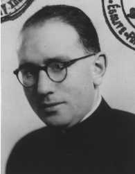 Иллюстрация к книге — "Шпионы Ватикана..." О трагическом пути священников-миссионеров. Воспоминания Пьетро Леони, обзор материалов следственных дел [i_014.jpg]