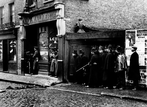 Иллюстрация к книге — Самая таинственная тайна и другие сюжеты [i_052.jpg]