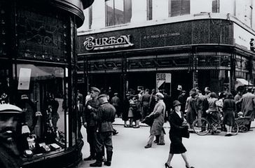 Иллюстрация к книге — Самая таинственная тайна и другие сюжеты [i_129.jpg]