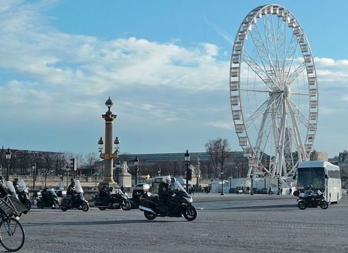 Иллюстрация к книге — Самая таинственная тайна и другие сюжеты [i_196.jpg]