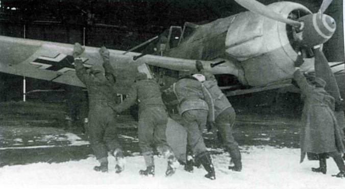 Иллюстрация к книге — Focke-Wulf FW190 A/F/G. Часть 1 [pic_205.jpg]