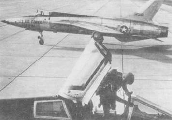 Иллюстрация к книге — F-105 Thunderchie [pic_24.jpg]