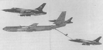 Иллюстрация к книге — F-105 Thunderchie [pic_77.jpg]