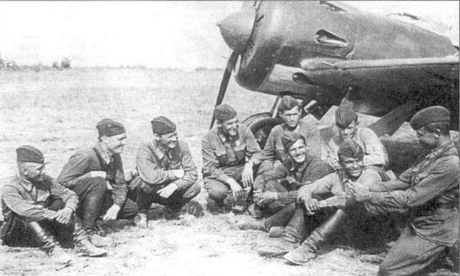 Иллюстрация к книге — И-16 боевой «Ишак» сталинских соколов Часть 2 [pic_106.jpg]