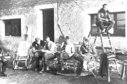 Иллюстрация к книге — Асы люфтваффе пилоты Bf 109 в Испании [pic_158.jpg]