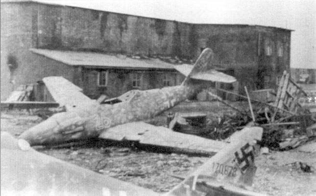 Иллюстрация к книге — Me 262 последняя надежда люфтваффе Часть 2 [pic_25.jpg]