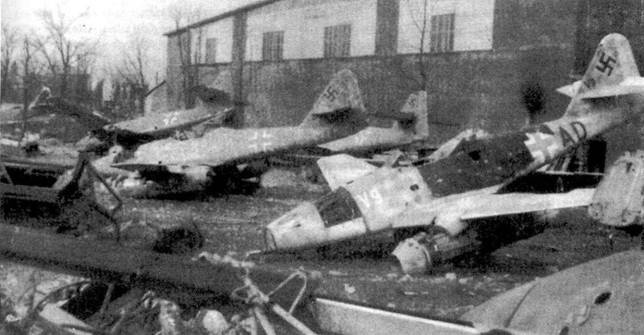 Иллюстрация к книге — Me 262 последняя надежда люфтваффе Часть 2 [pic_71.jpg]