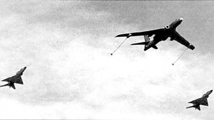 Иллюстрация к книге — Ту-16 Ракетно бомбовый ударный комплекс Советских ВВС [pic_161.jpg]