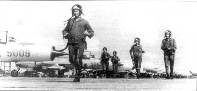 Иллюстрация к книге — Боевое применение МиГ-21 во Вьетнаме [pic_36.jpg]