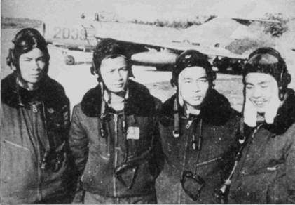 Иллюстрация к книге — Боевое применение МиГ-17 и МиГ-19 во Вьетнаме [pic_66.jpg]