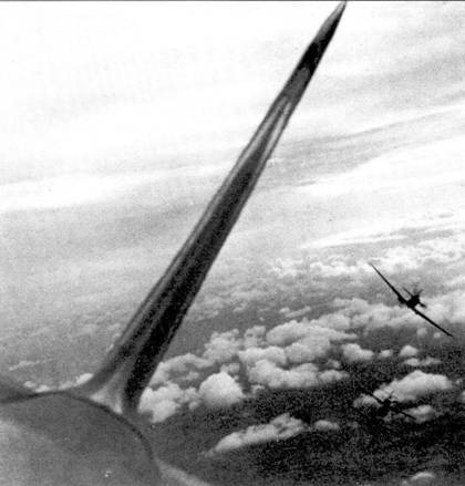 Иллюстрация к книге — Британские асы пилоты «Спитфайров» Часть 1 [pic_32.jpg]