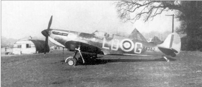 Иллюстрация к книге — Британские асы пилоты «Спитфайров» Часть 1 [pic_68.jpg]