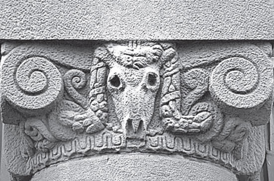 Иллюстрация к книге — Повести каменных горожан. Очерки о декоративной скульптуре Санкт-Петербурга [i_155.jpg]