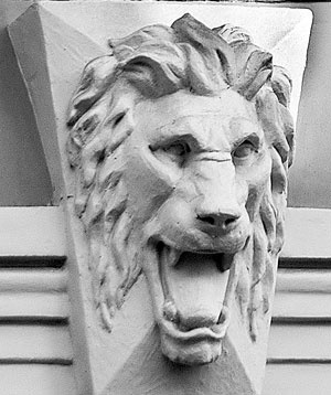 Иллюстрация к книге — Повести каменных горожан. Очерки о декоративной скульптуре Санкт-Петербурга [i_191.jpg]