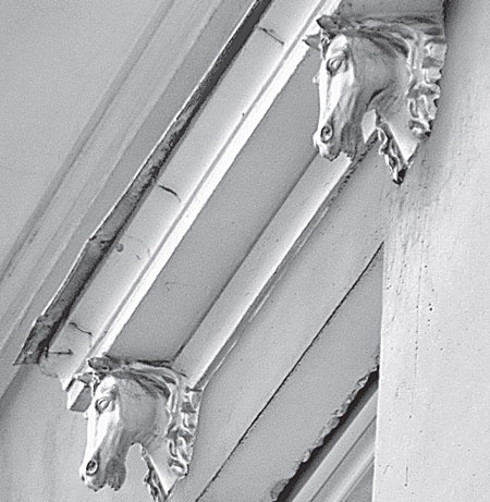 Иллюстрация к книге — Повести каменных горожан. Очерки о декоративной скульптуре Санкт-Петербурга [i_197.jpg]