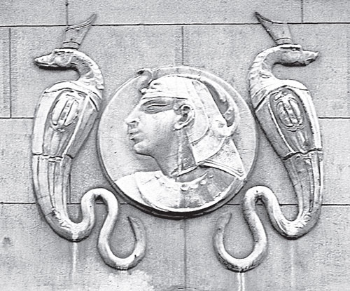 Иллюстрация к книге — Повести каменных горожан. Очерки о декоративной скульптуре Санкт-Петербурга [i_219.jpg]