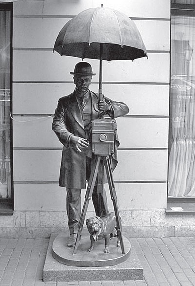 Иллюстрация к книге — Повести каменных горожан. Очерки о декоративной скульптуре Санкт-Петербурга [i_289.jpg]