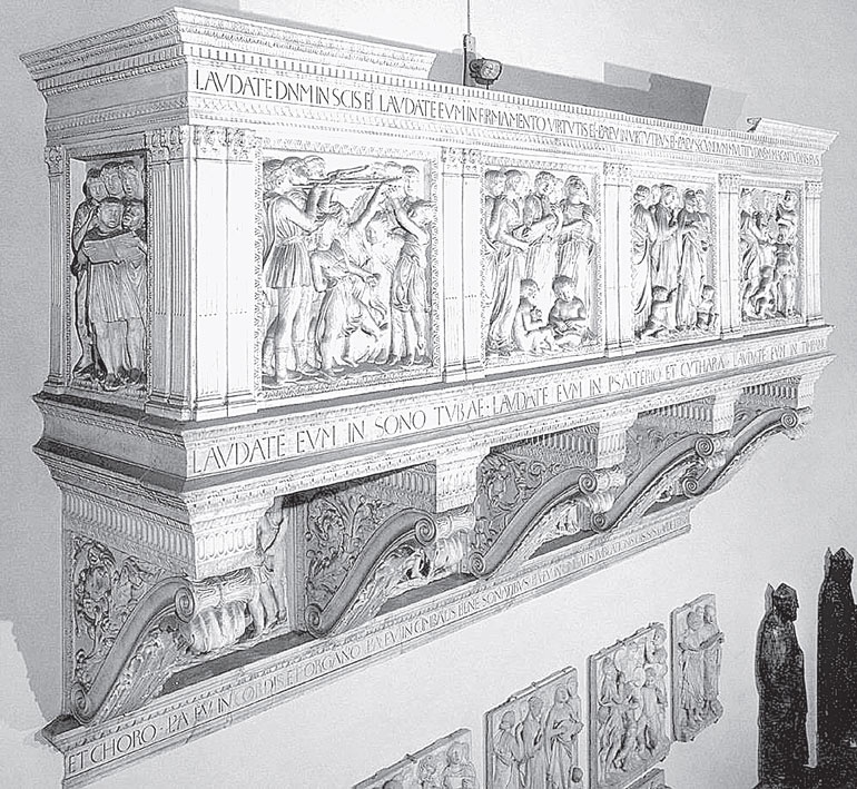 Иллюстрация к книге — Повести каменных горожан. Очерки о декоративной скульптуре Санкт-Петербурга [i_306.jpg]