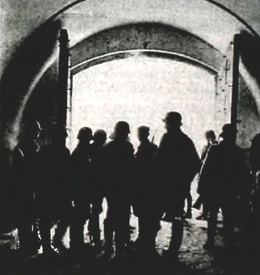 Иллюстрация к книге — Штурм Брестской крепости [i_041.jpg]