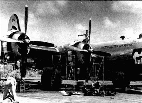 Иллюстрация к книге — B-29 Superfortress [pic_78.jpg]