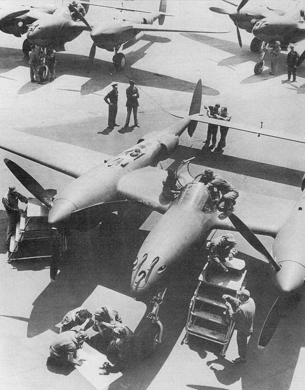 Иллюстрация к книге — Р-38 Lightning Фотоархив [pic_40.jpg]