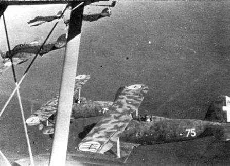 Иллюстрация к книге — Savoia Marchetti S.79 Фотоархив [pic_112.jpg]