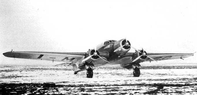 Иллюстрация к книге — Savoia Marchetti S.79 Фотоархив [pic_4.jpg]