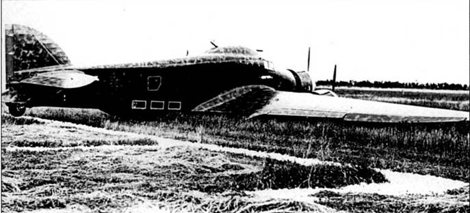 Иллюстрация к книге — Savoia Marchetti S.79 Фотоархив [pic_40.jpg]