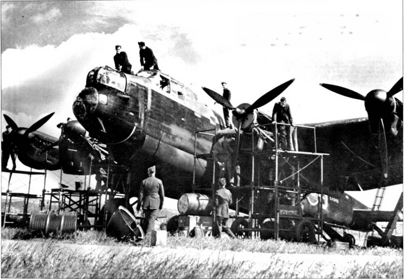 Иллюстрация к книге — Avro Lancaster [pic_23.jpg]