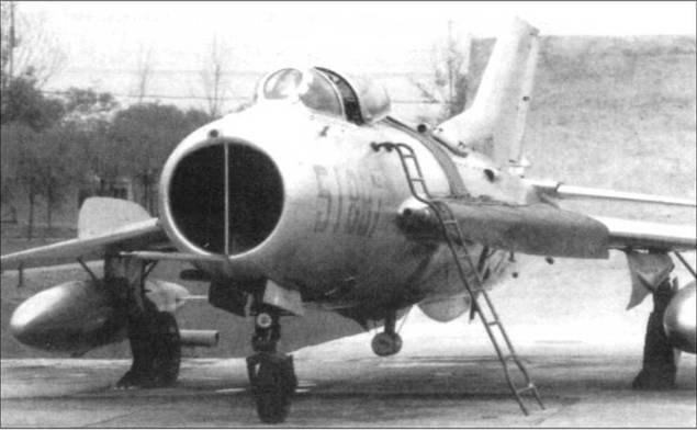 Иллюстрация к книге — МиГ-19 [pic_117.jpg]