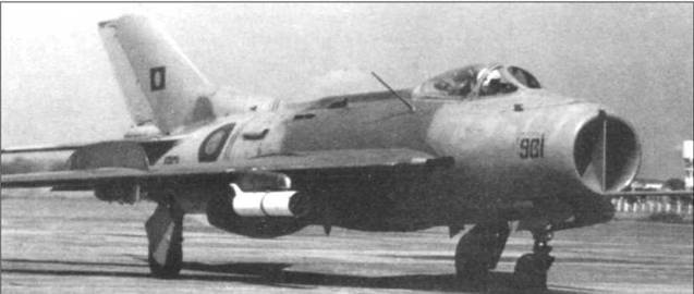 Иллюстрация к книге — МиГ-19 [pic_129.jpg]