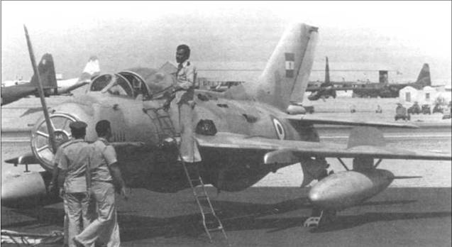 Иллюстрация к книге — МиГ-19 [pic_131.jpg]