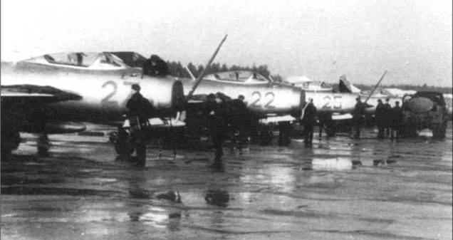 Иллюстрация к книге — МиГ-19 [pic_23.jpg]