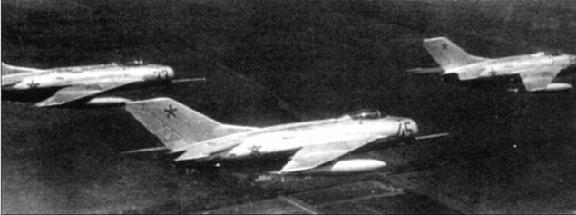 Иллюстрация к книге — МиГ-19 [pic_30.jpg]