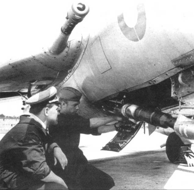 Иллюстрация к книге — МиГ-19 [pic_45.jpg]