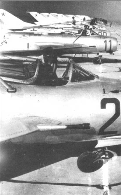 Иллюстрация к книге — МиГ-19 [pic_59.jpg]