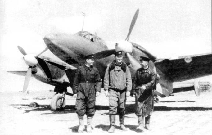 Иллюстрация к книге — Пе-2 [pic_260.jpg]