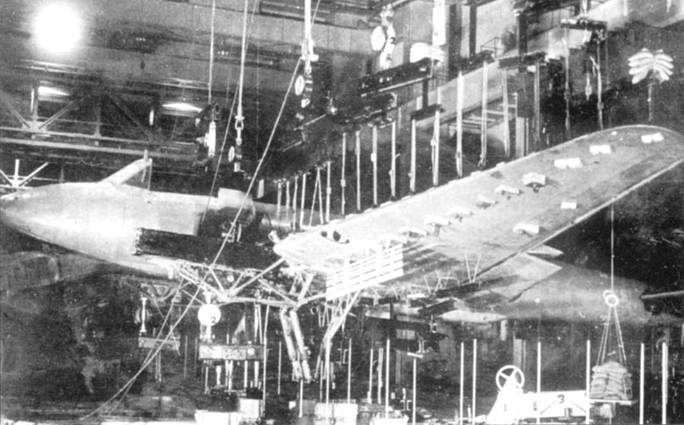 Иллюстрация к книге — Пе-2 [pic_262.jpg]