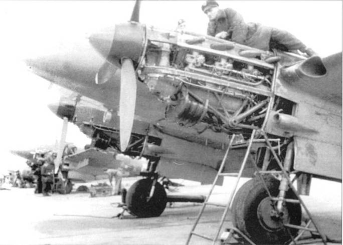 Иллюстрация к книге — Пе-2 [pic_270.jpg]