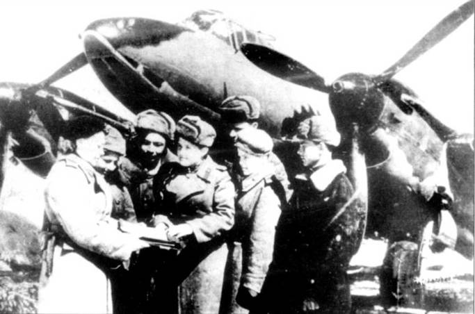 Иллюстрация к книге — Пе-2 [pic_55.jpg]