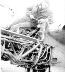 Иллюстрация к книге — Пе-2 [pic_93.jpg]